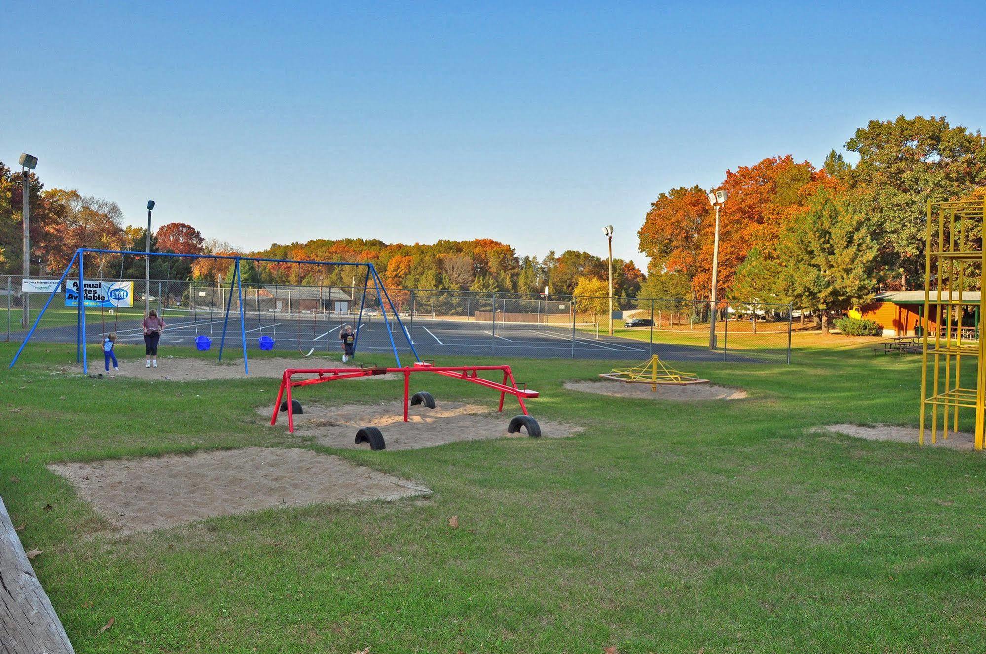 Arrowhead Resort Campground Plainville المظهر الخارجي الصورة